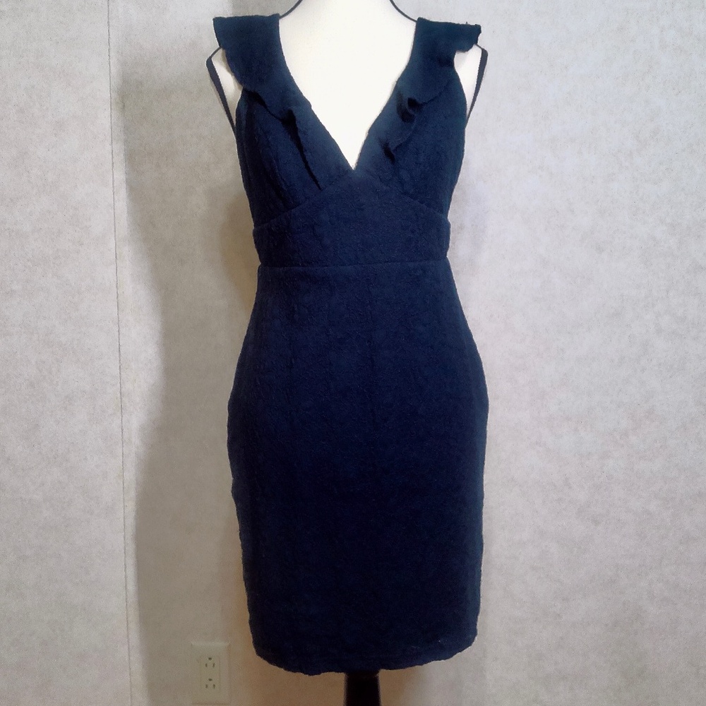 NWOT Lulus Navy Blue Embroidered Riffled Straps Back Zip Lining Midi Dress Sz M
